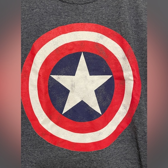 CAPTAIN AMERICA Tee Shirt - Picture 2 of 4